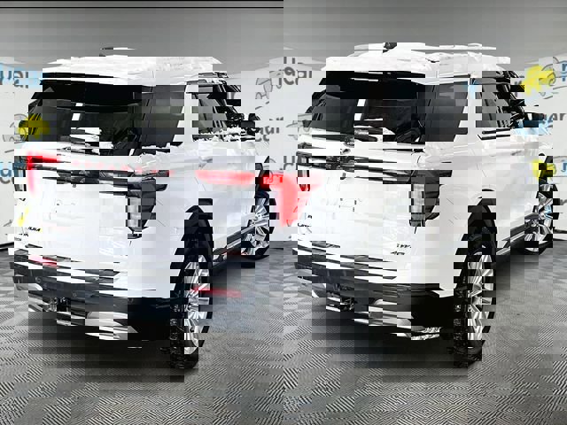 Used 2025 Ford Explorer Platinum w/ LUX Leather Package AWD/4WD image 6