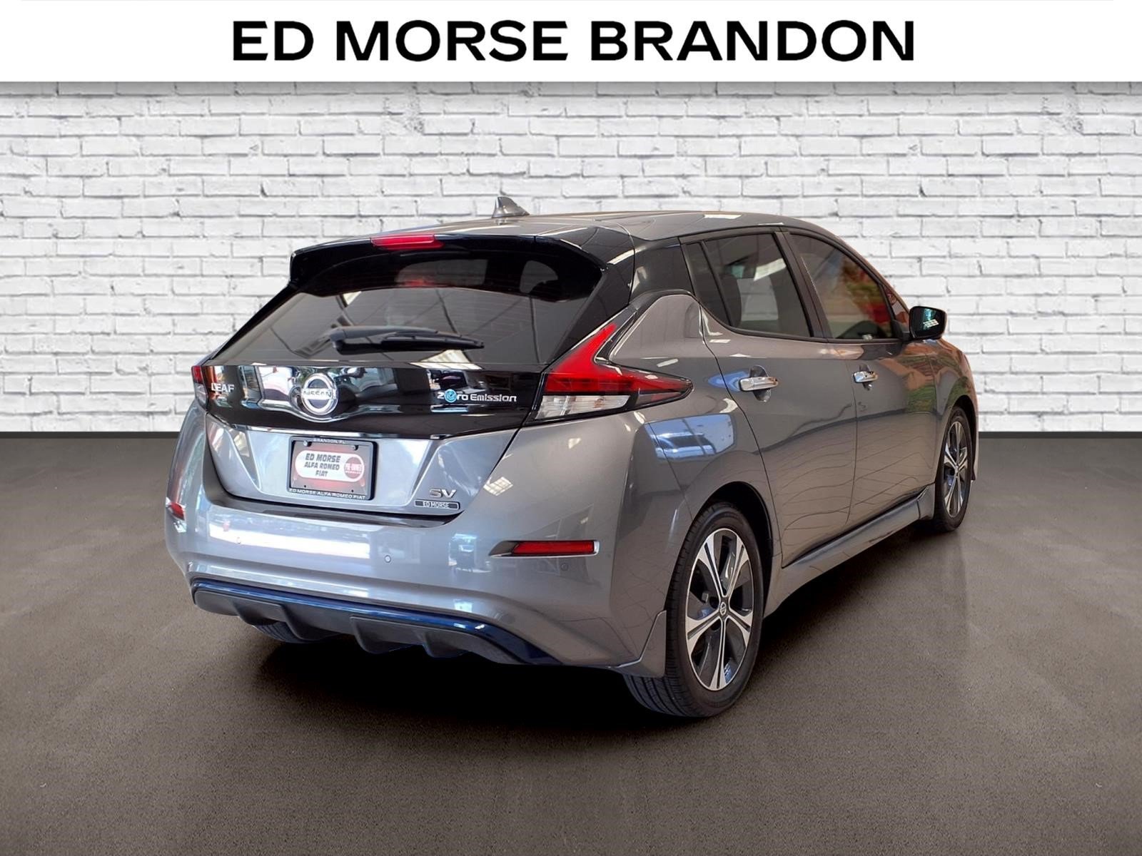 Used 2022 Nissan Leaf SV w/ SV Technology Package FWD image 5