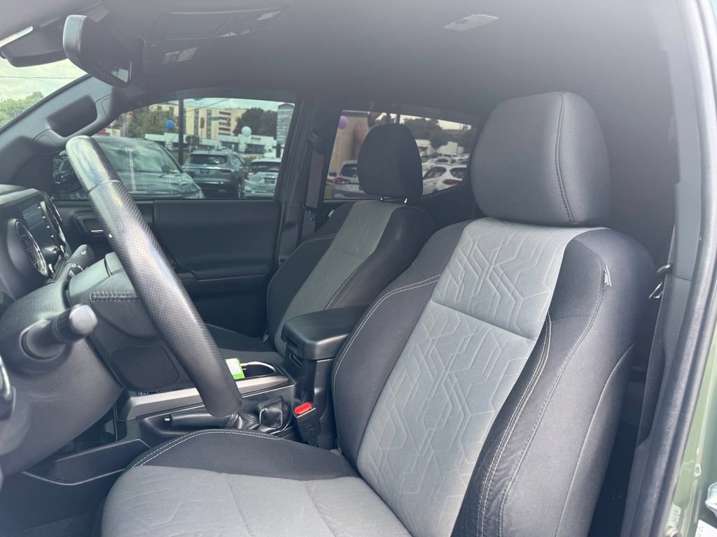Used 2022 Toyota Tacoma TRD Sport AWD/4WD image 14