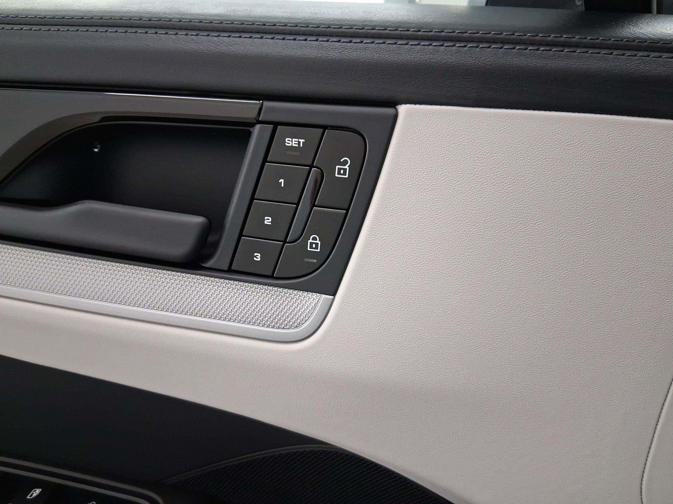 New 2026 Porsche Cayenne Coupe image 13