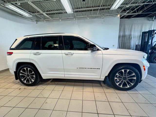 Used 2022 Jeep Grand Cherokee Overland w/ Luxury Tech Group IV image 9
