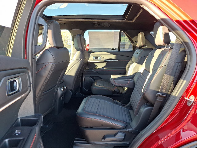 New 2026 Ford Explorer ST-Line w/ ST-Line Street Pack AWD/4WD image 5