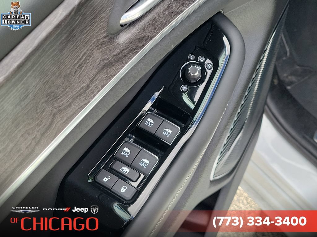 Used 2024 Jeep Grand Cherokee Overland w/ Luxury Tech Group IV AWD/4WD image 22