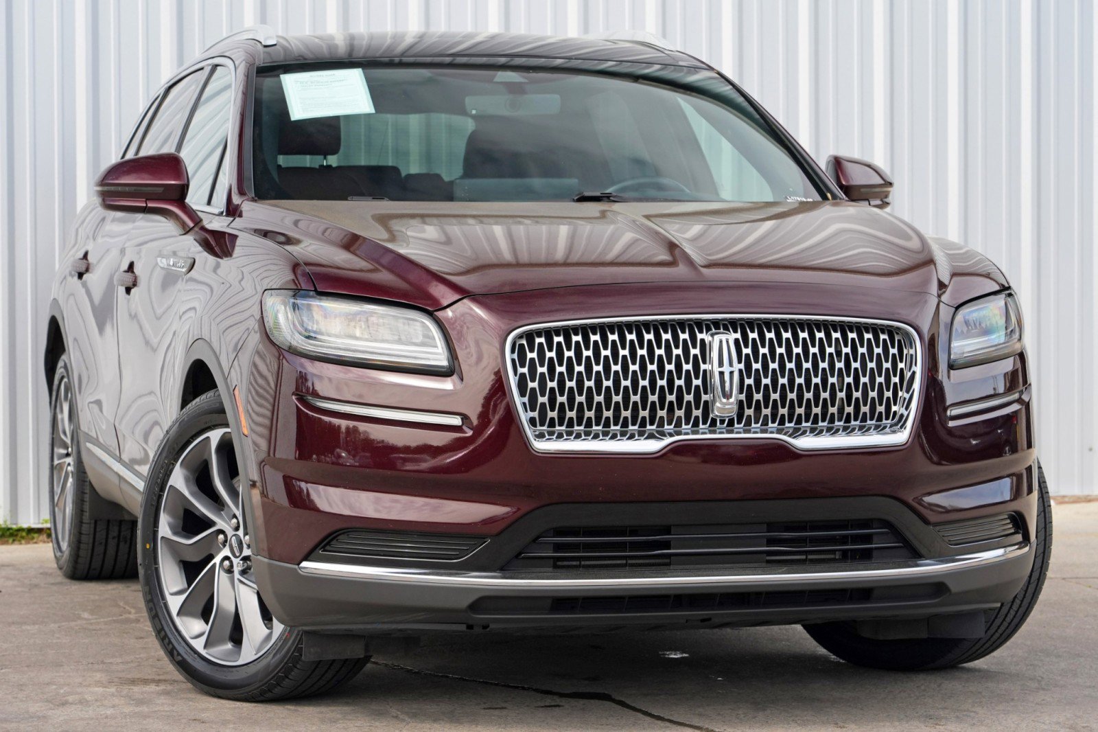 Used 2022 Lincoln Nautilus Reserve image 2