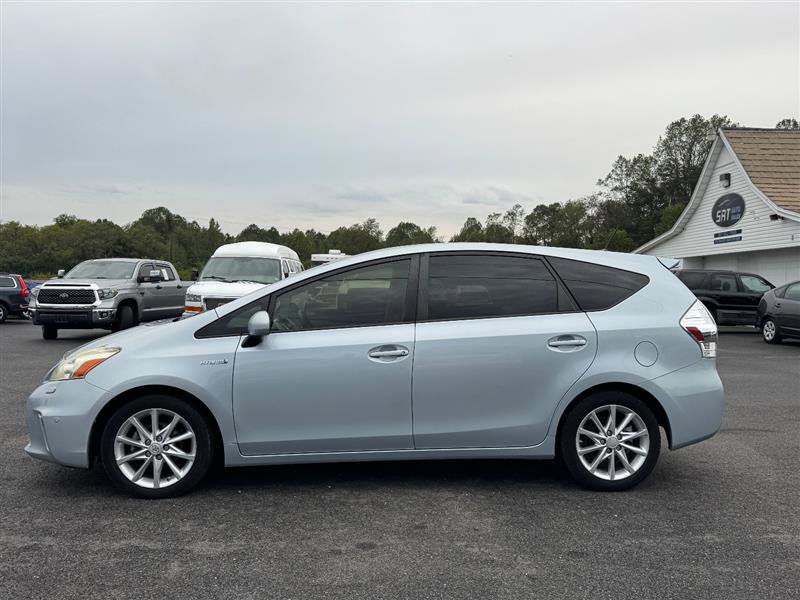 Used 2014 Toyota Prius V Five image 9