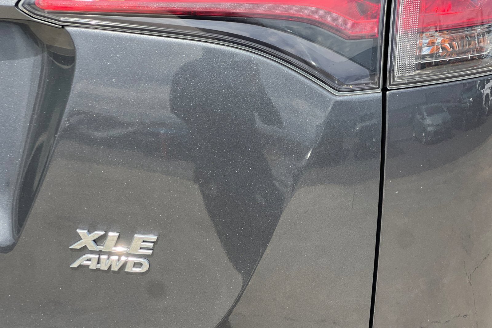 Used 2018 Toyota RAV4 XLE AWD/4WD image 23