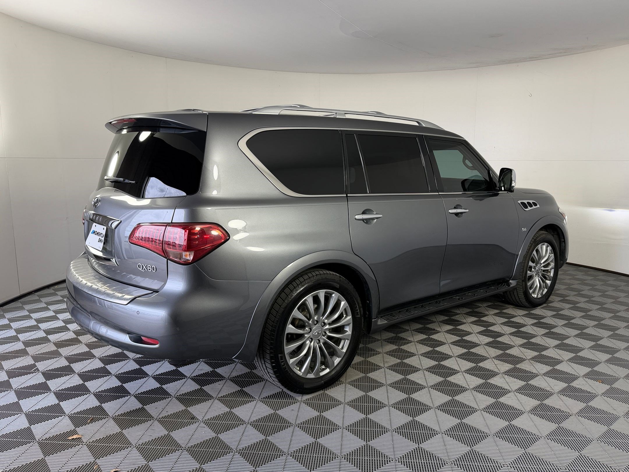 Used 2017 INFINITI QX80 2WD w/ Deluxe Technology Package image 9