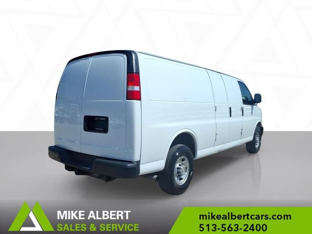 Used 2022 Chevrolet Express 3500 Extended w/ Driver Convenience Package RWD image 7
