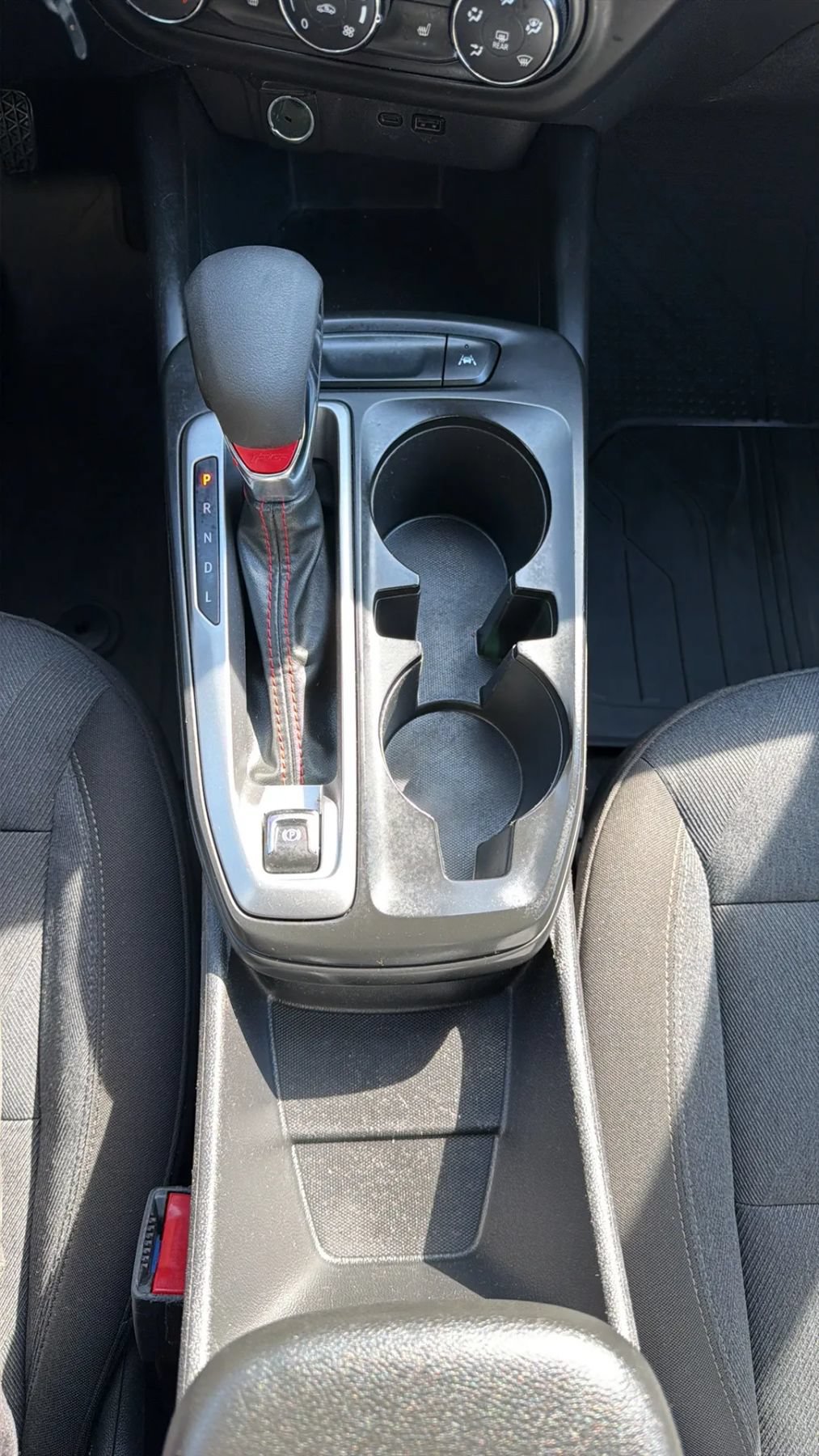 Used 2025 Chevrolet Trax RS FWD image 20
