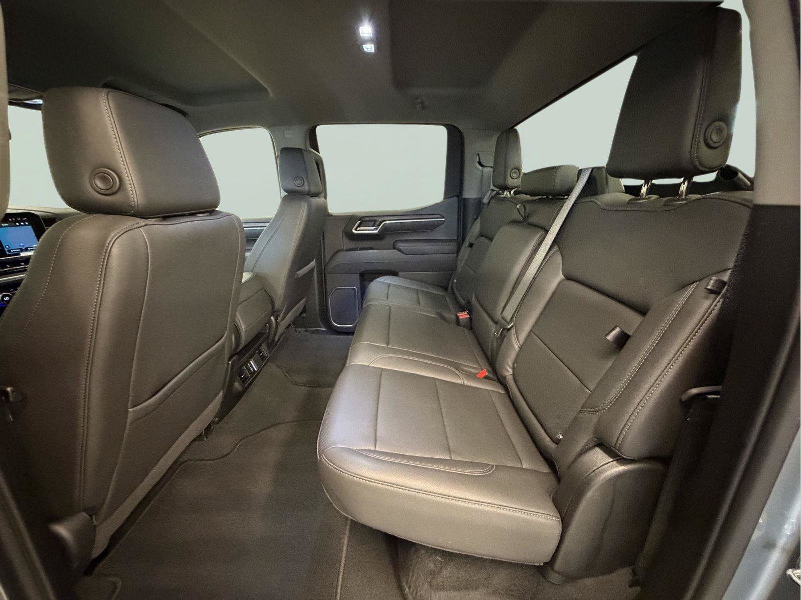 Used 2026 GMC Sierra 1500 SLT AWD/4WD image 26