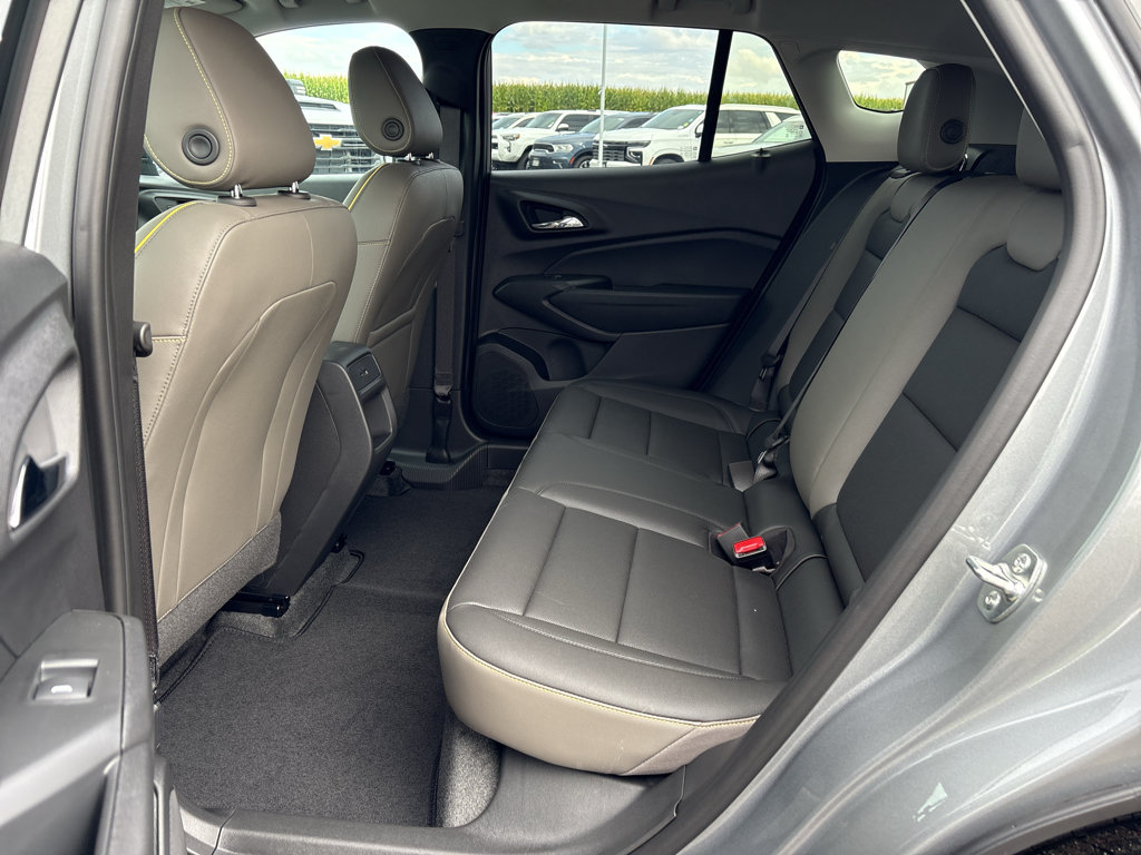 New 2026 Chevrolet Trax ACTIV w/ Sunroof Package FWD image 16