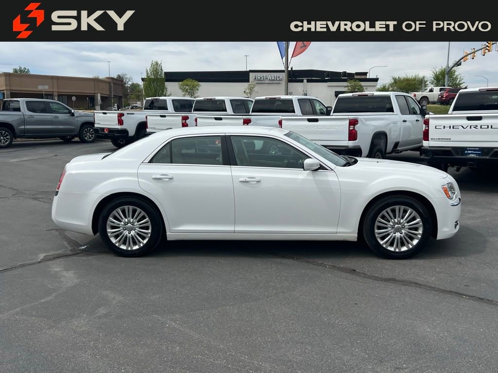 Used 2013 Chrysler 300 AWD w/ Driver Convenience Group image 6