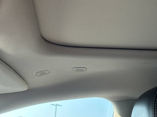 Used 2023 Chrysler Pacifica Limited FWD image 24