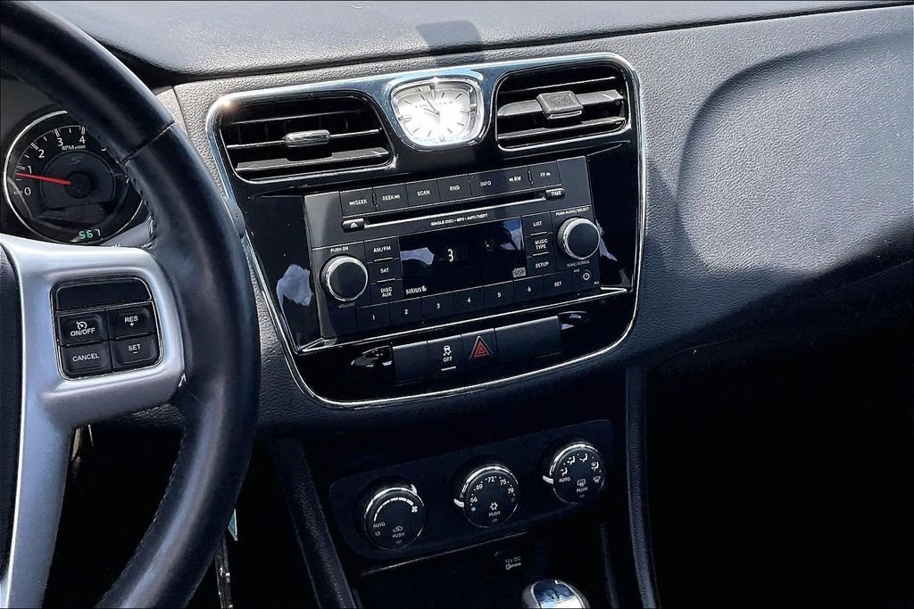 Used 2013 Chrysler 200 Touring w/ S Exterior Appearance Pkg FWD image 9