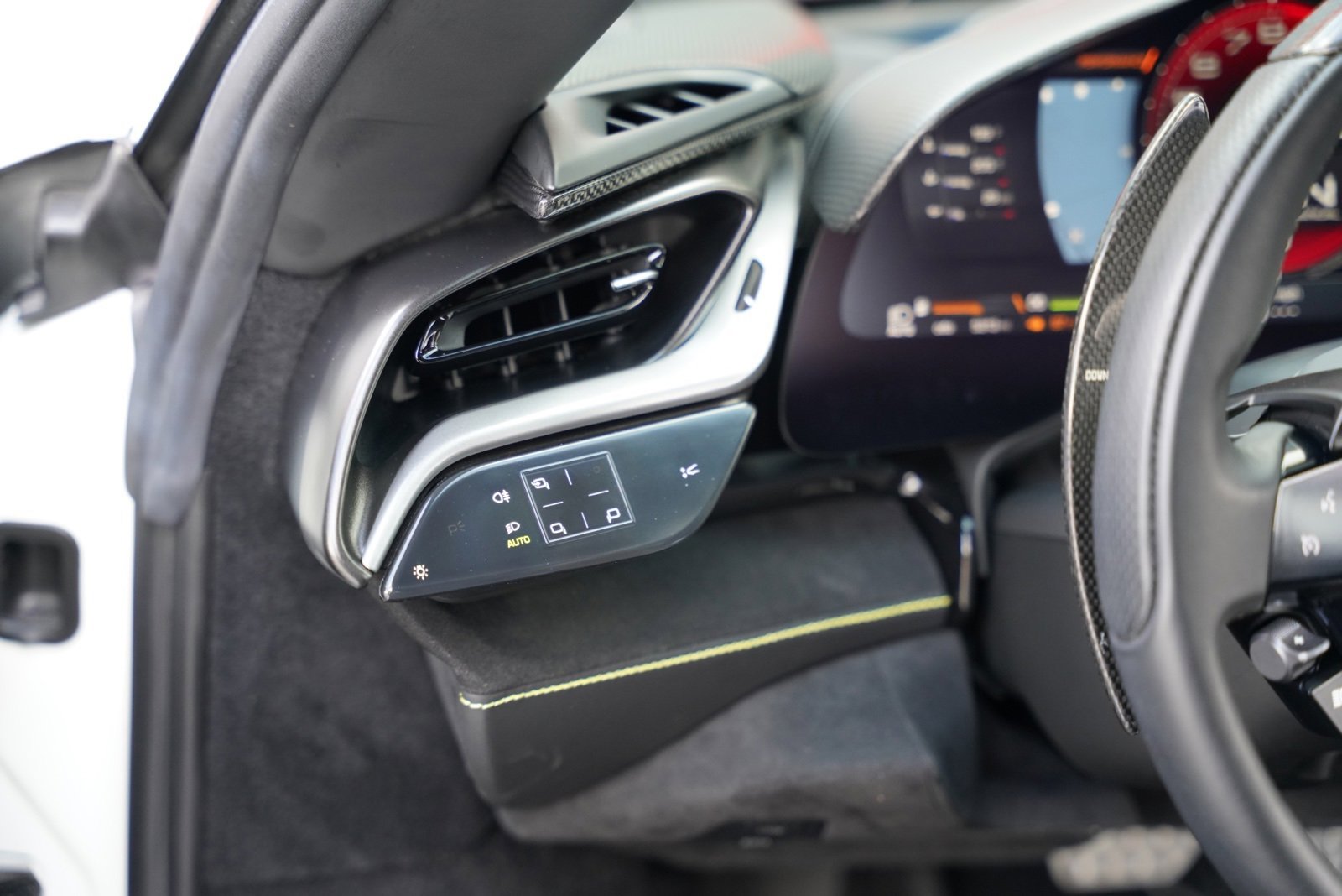 Used 2023 Ferrari SF90 Stradale image 21