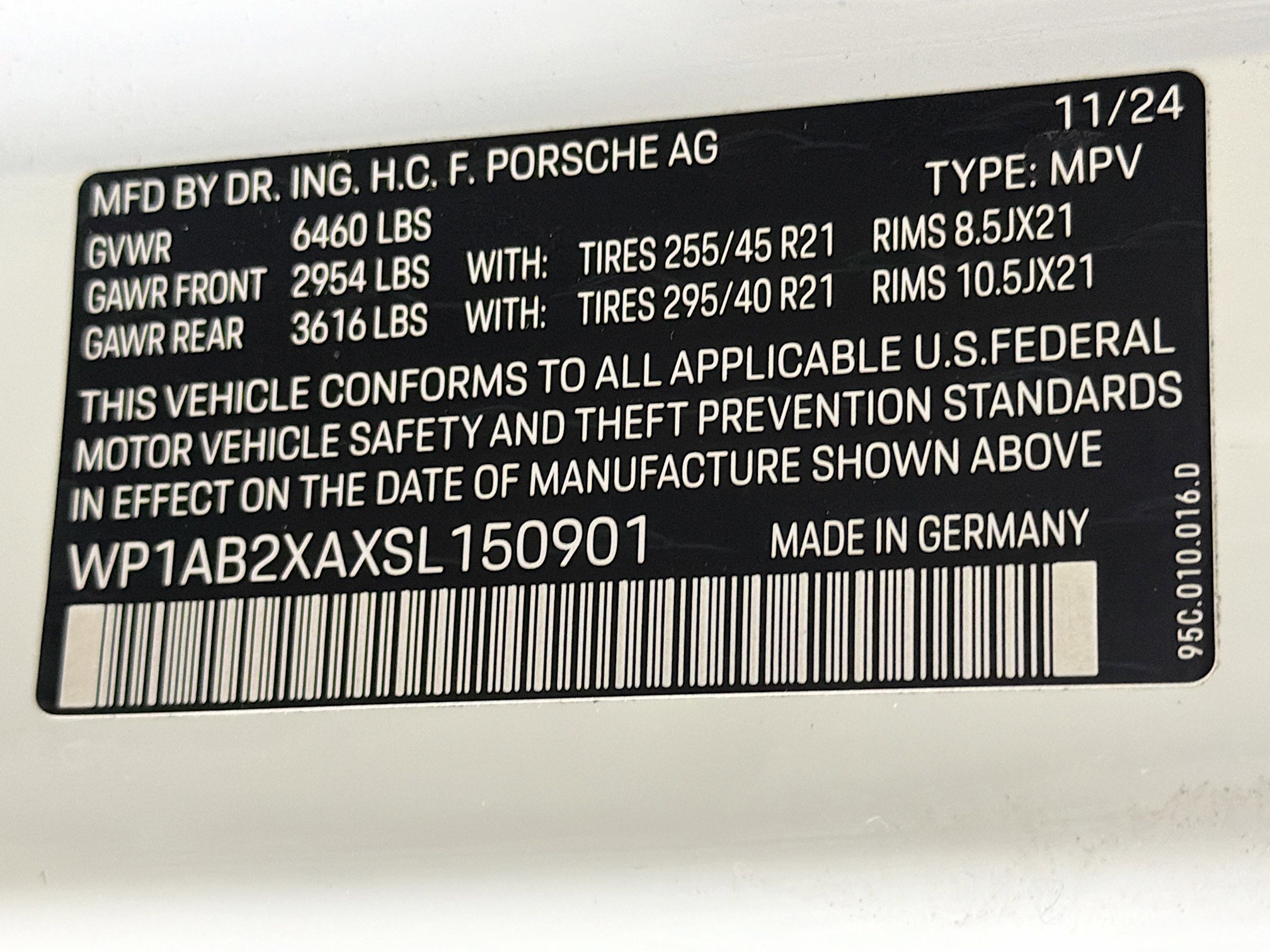 Certified 2025 Porsche Macan 4S Electric image 42