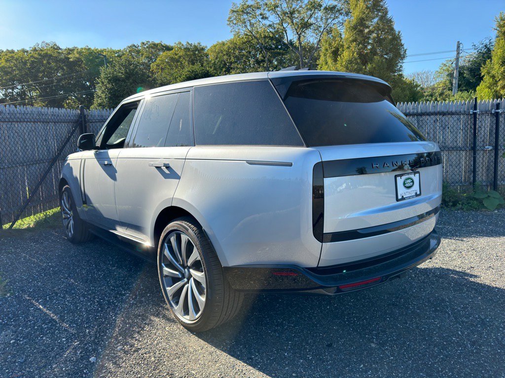 New 2025 Land Rover Range Rover SE image 5