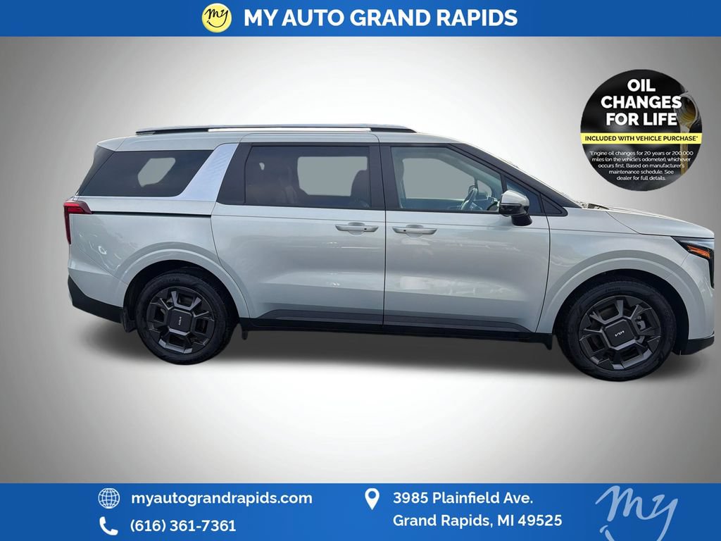 Used 2025 Kia Carnival EX FWD image 8