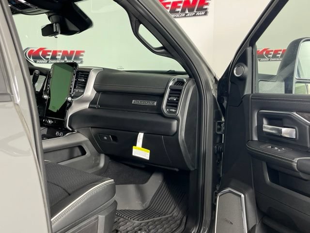 New 2026 RAM 3500 Laramie AWD/4WD image 31