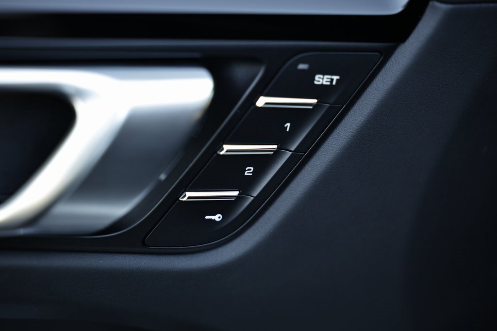 Used 2023 Porsche Macan S image 20