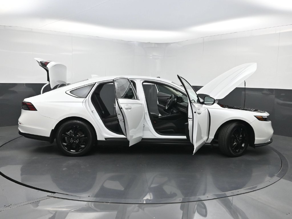 Used 2024 Honda Accord EX image 32
