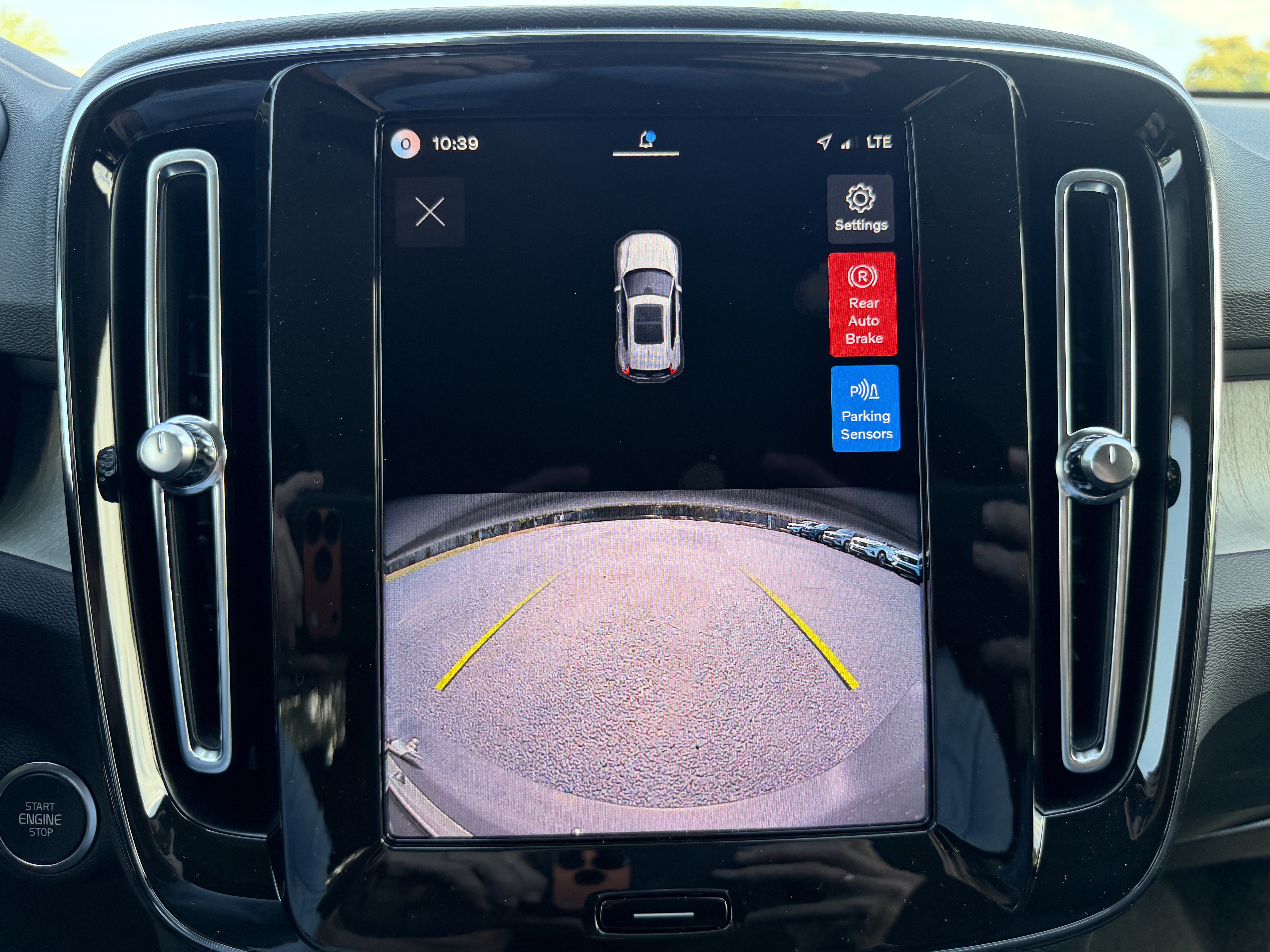 New 2026 Volvo XC40 B4 Core w/ Climate Package FWD image 21