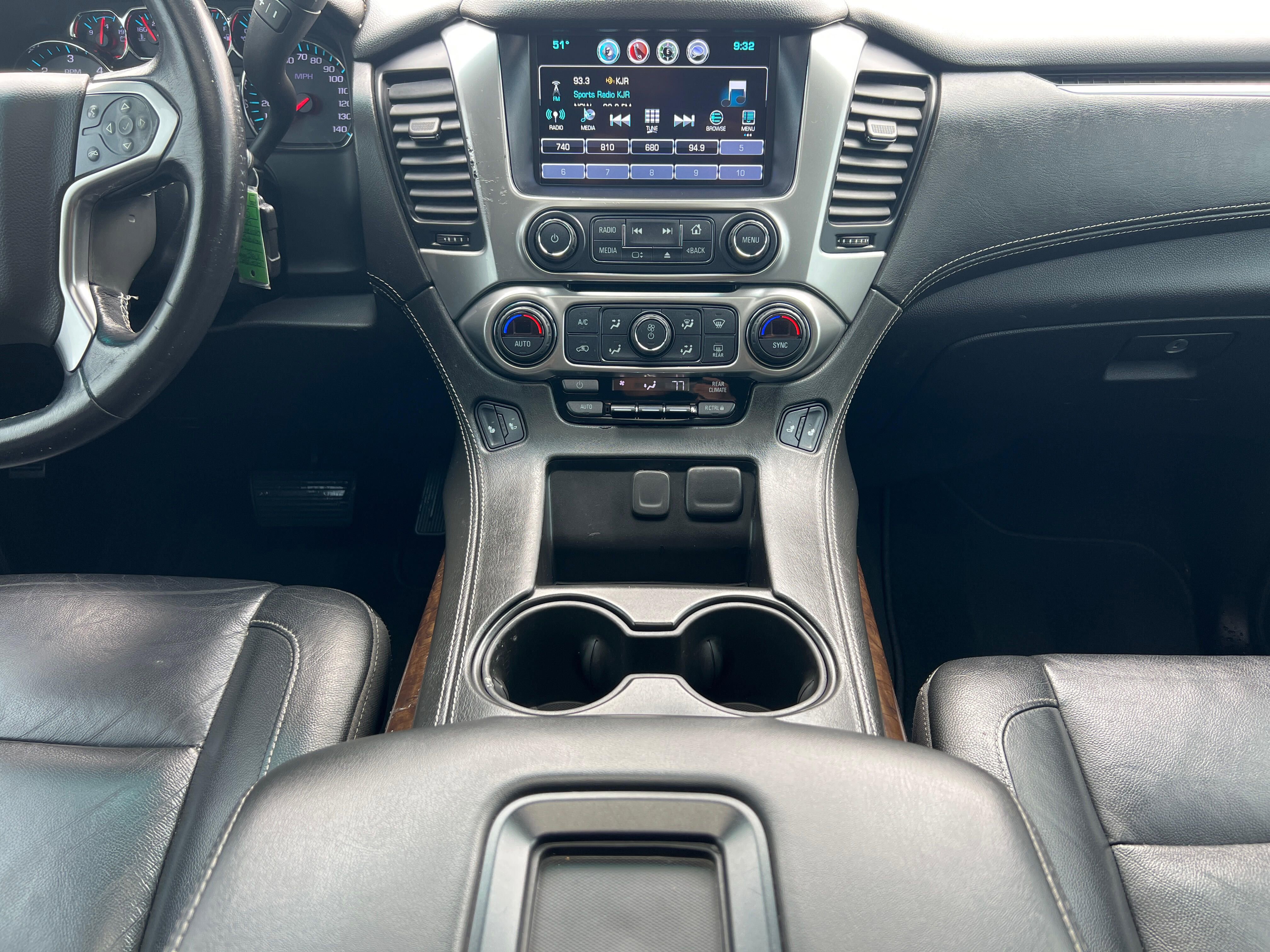 Used 2019 Chevrolet Suburban LT image 13