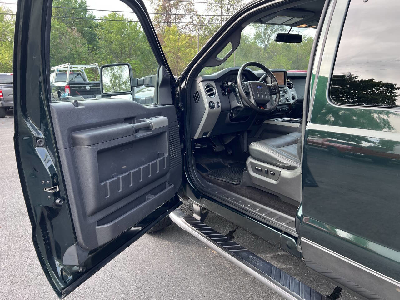 Used 2015 Ford F350 Lariat image 10