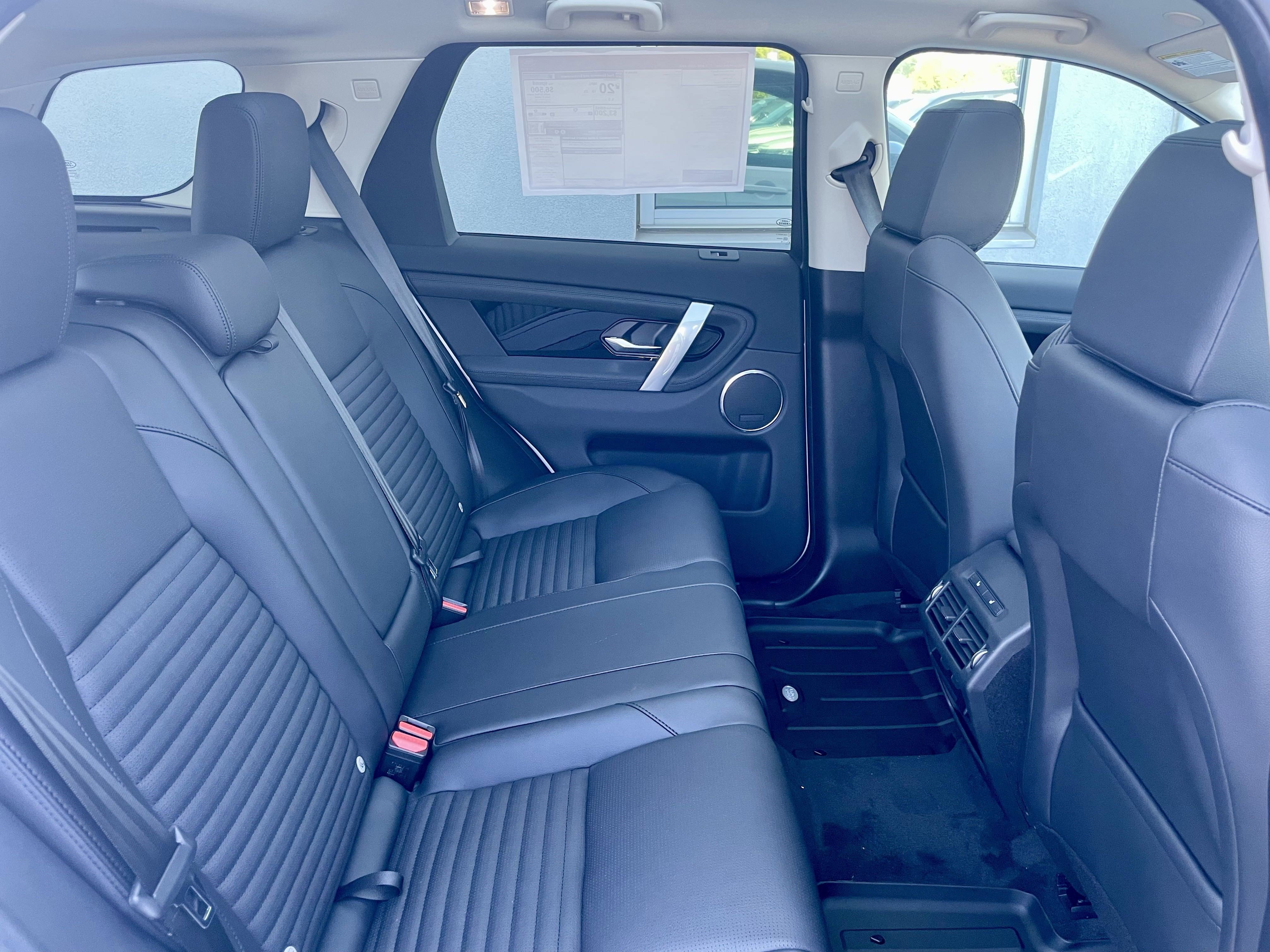 New 2025 Land Rover Discovery Sport S image 31