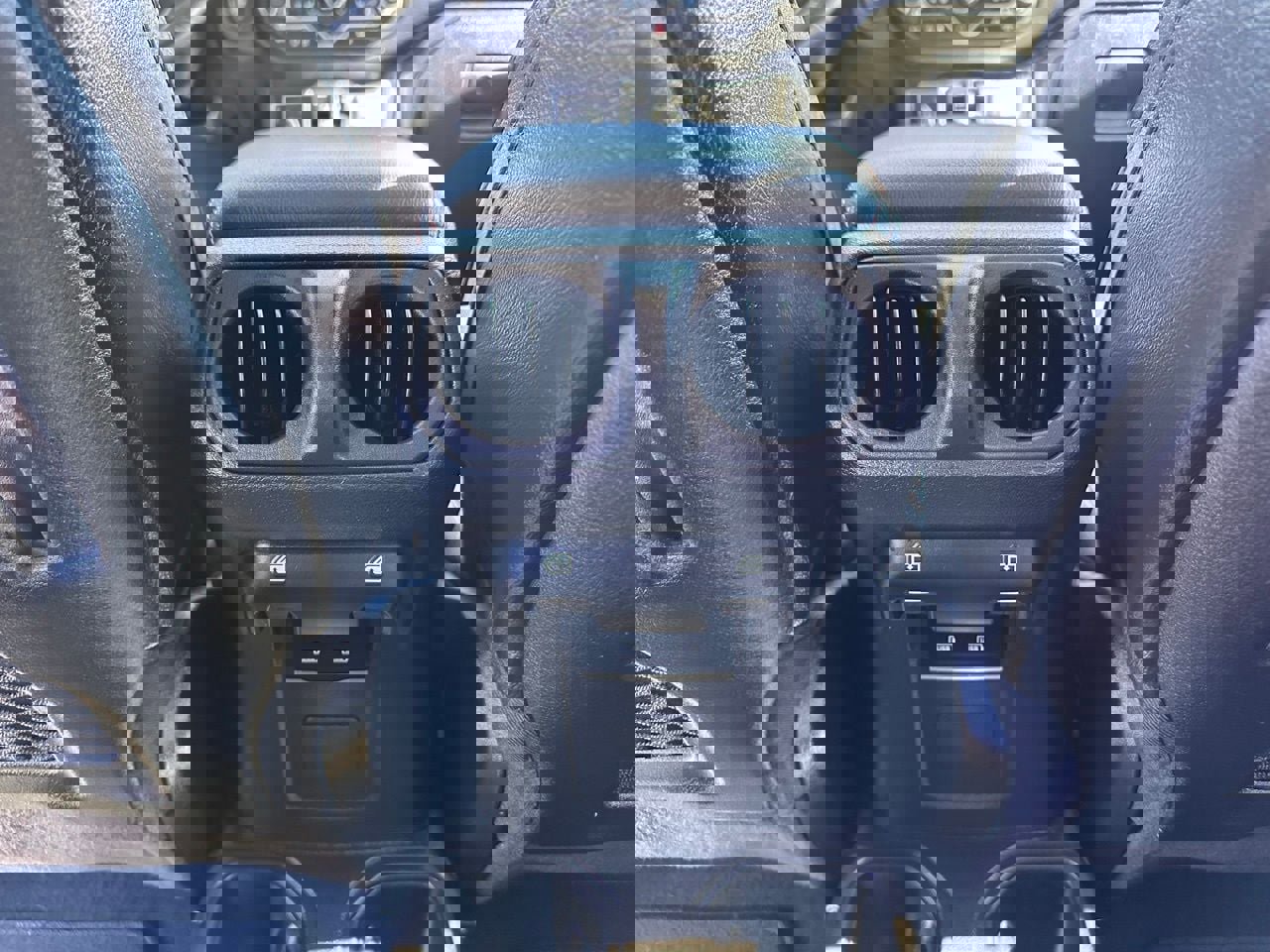 Used 2022 Jeep Gladiator Mojave w/ Cold Weather Group image 18