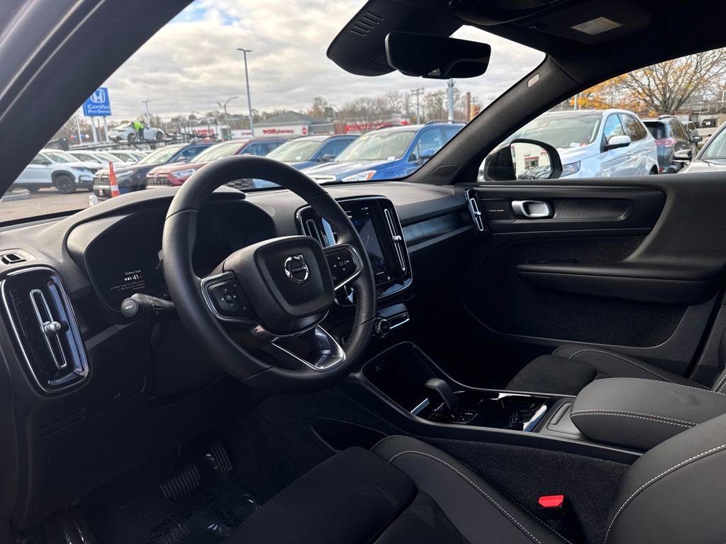 Used 2023 Volvo C40 P8 Recharge Ultimate w/ Protection Package Premier image 15