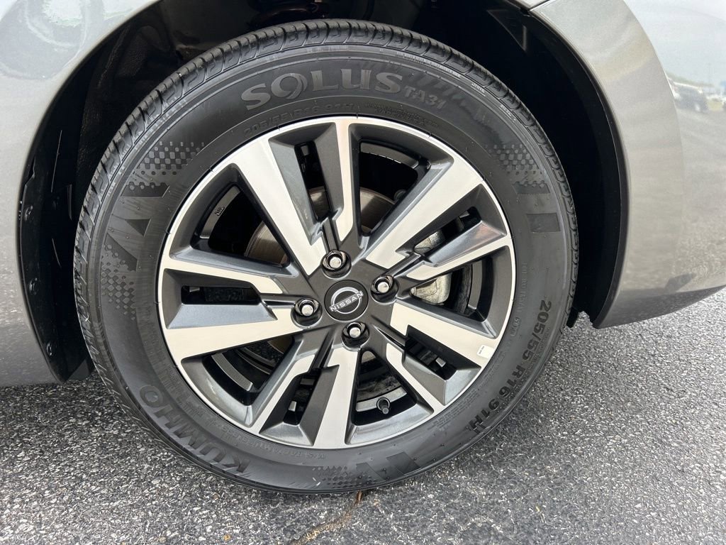 Used 2025 Nissan Versa SV FWD image 29