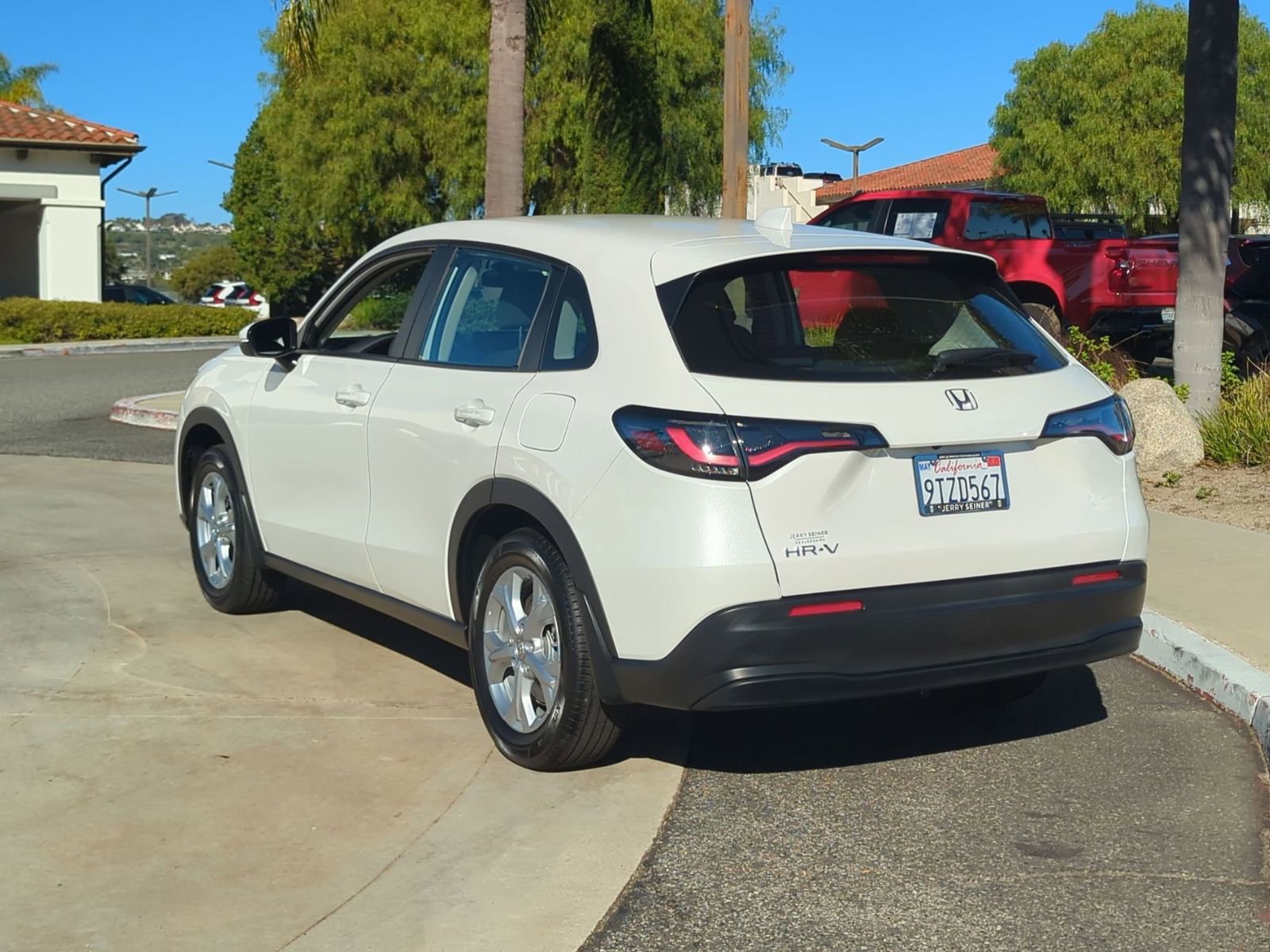 Used 2025 Honda HR-V LX image 3