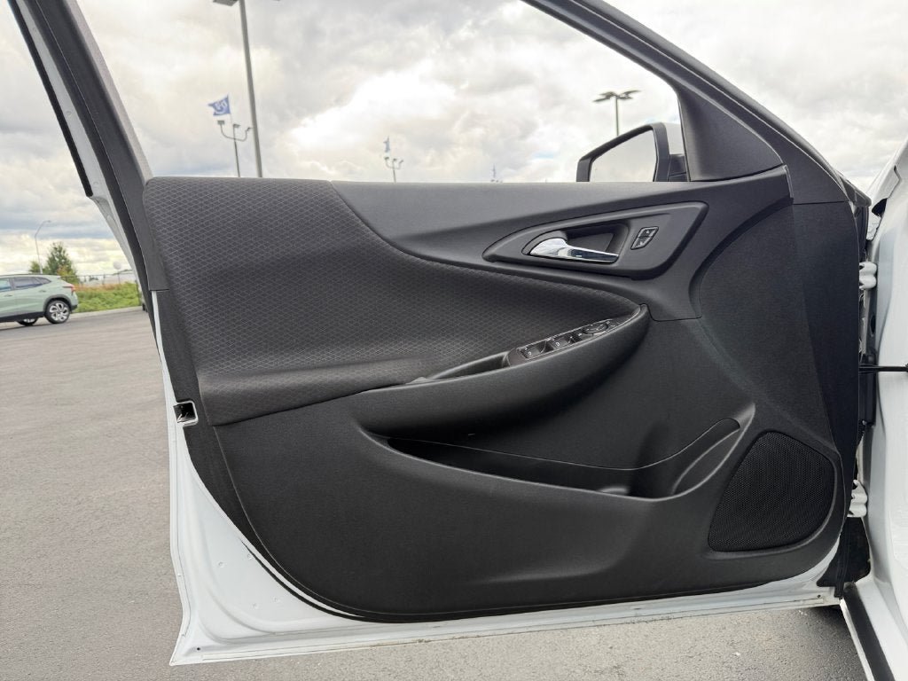 Used 2022 Chevrolet Malibu RS FWD image 21