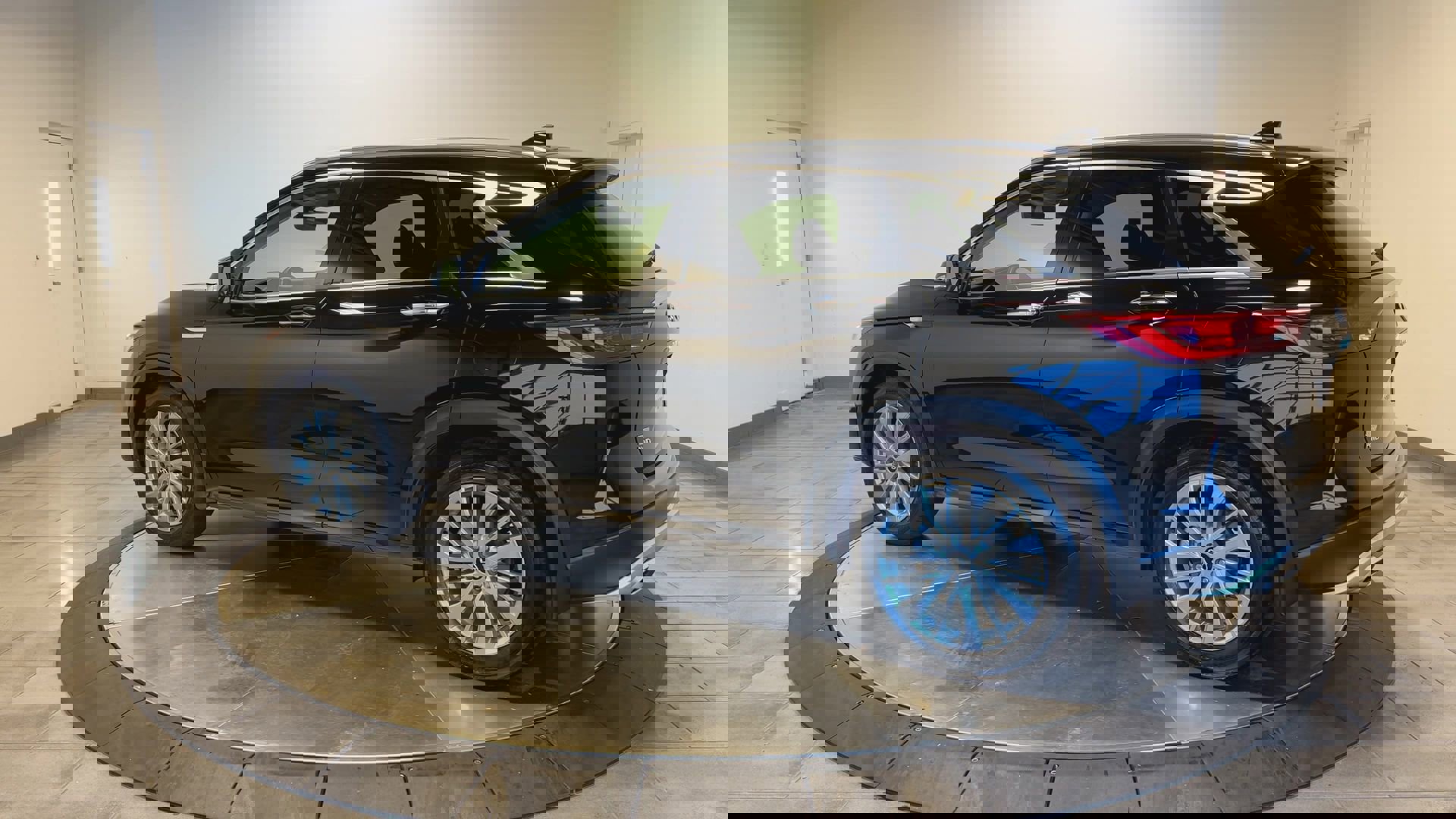 Certified 2025 INFINITI QX50 Luxe image 6