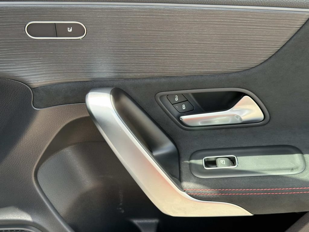 Used 2022 Mercedes-Benz A 220 image 15