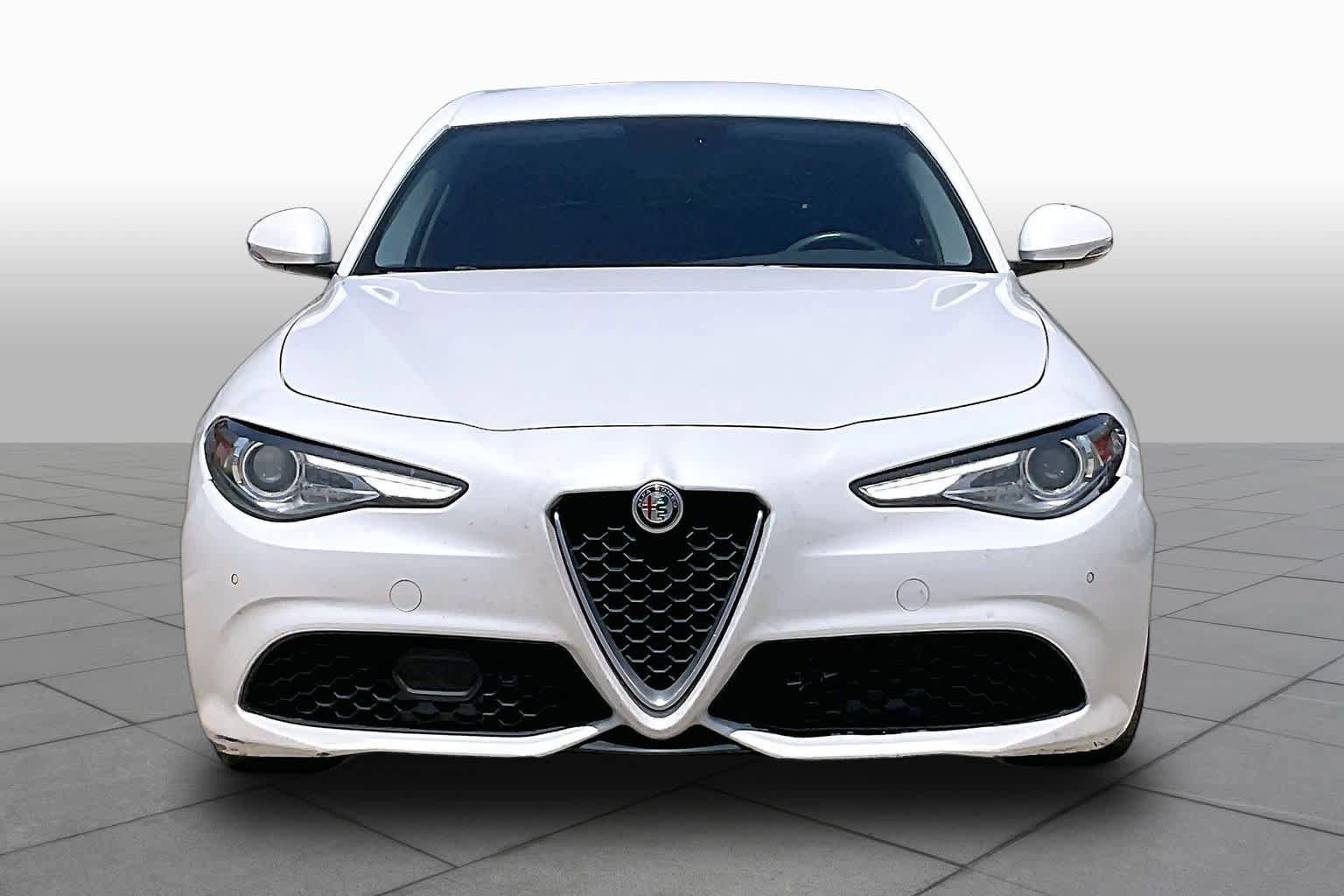 Used 2018 Alfa Romeo Giulia Ti Sport w/ Quick Order Package 22U Sport RWD image 3