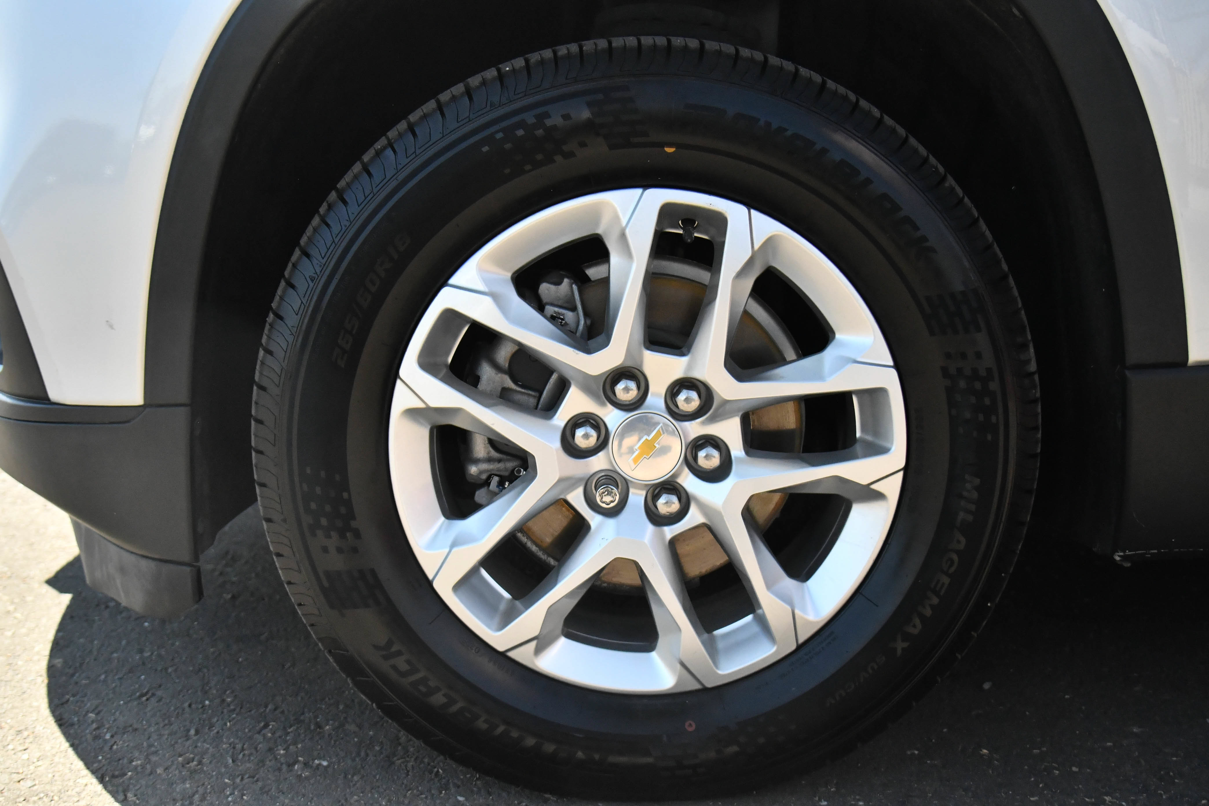 Used 2021 Chevrolet Traverse LS FWD image 12