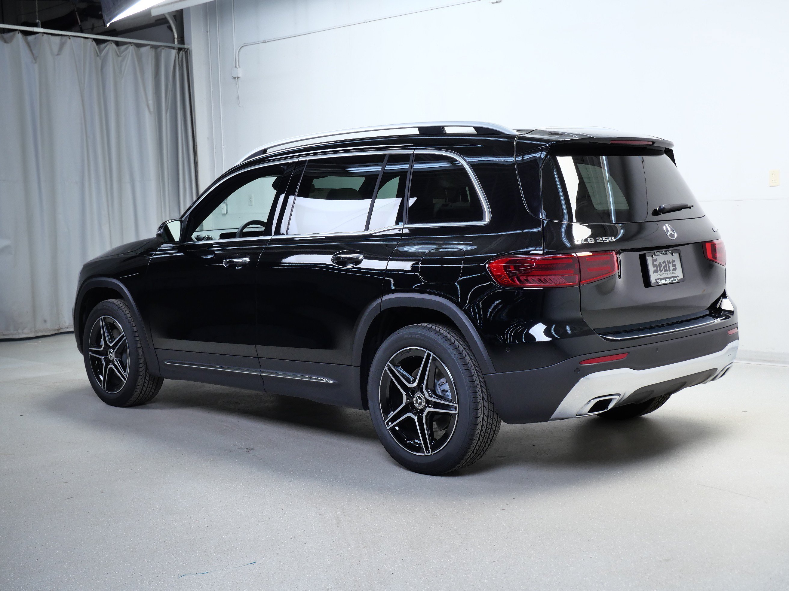 New 2026 Mercedes-Benz GLB 250 4MATIC image 6