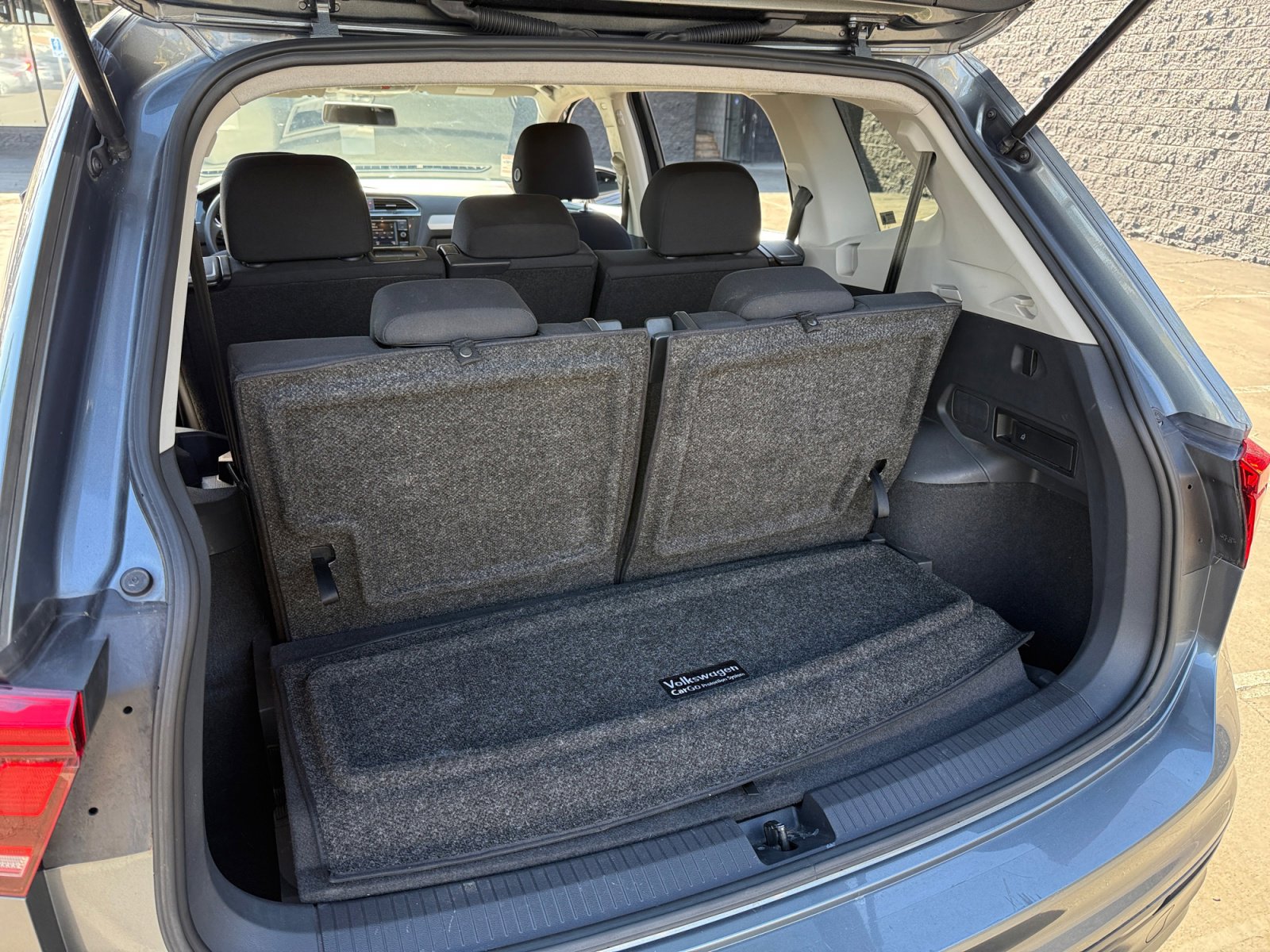 Used 2020 Volkswagen Tiguan S image 23