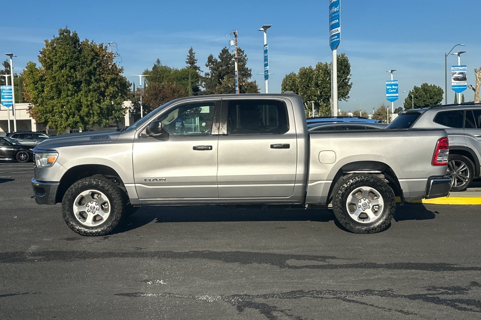 Used 2019 RAM 1500 Tradesman AWD/4WD image 2