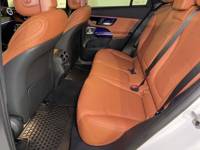 Used 2025 Mercedes-Benz GLC 350e 4MATIC image 18