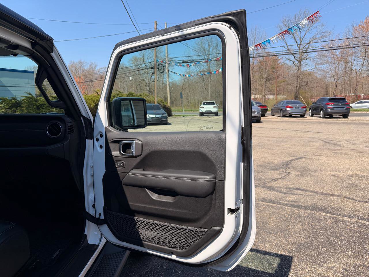 Used 2023 Jeep Wrangler Sahara w/ Cold Weather Group AWD/4WD image 24