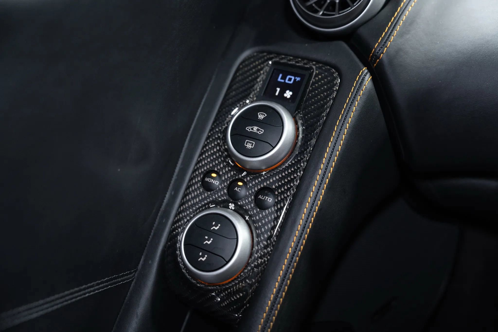 Used 2016 McLaren 650S Spider image 24