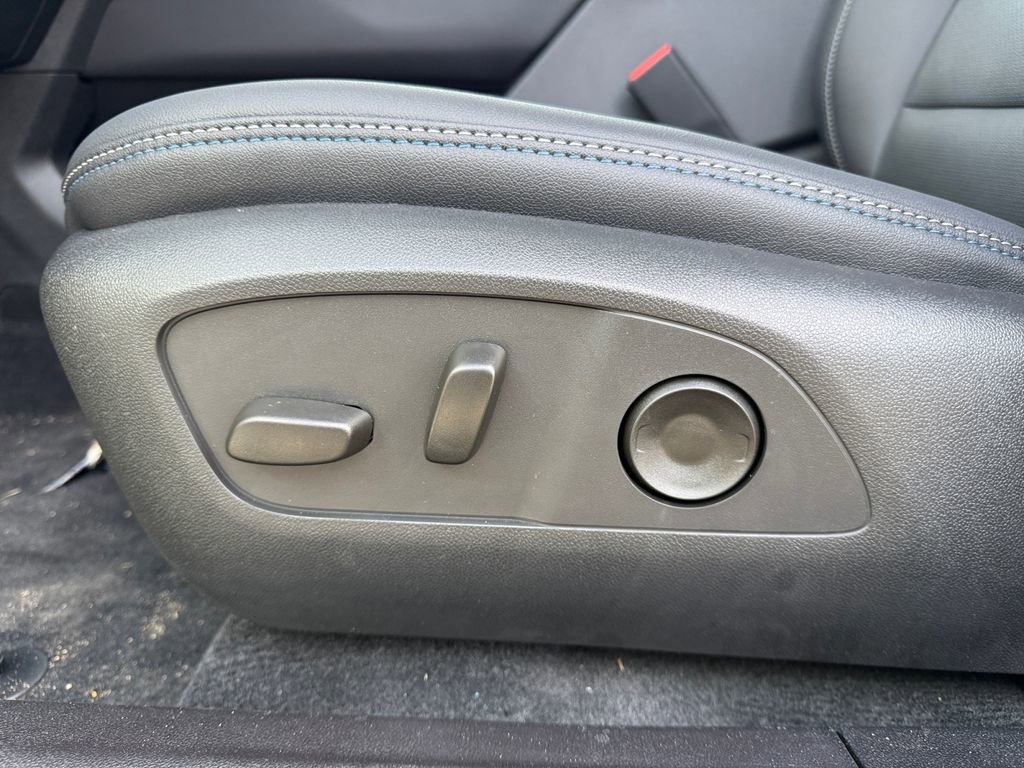 New 2026 Chevrolet Equinox EV LT image 10