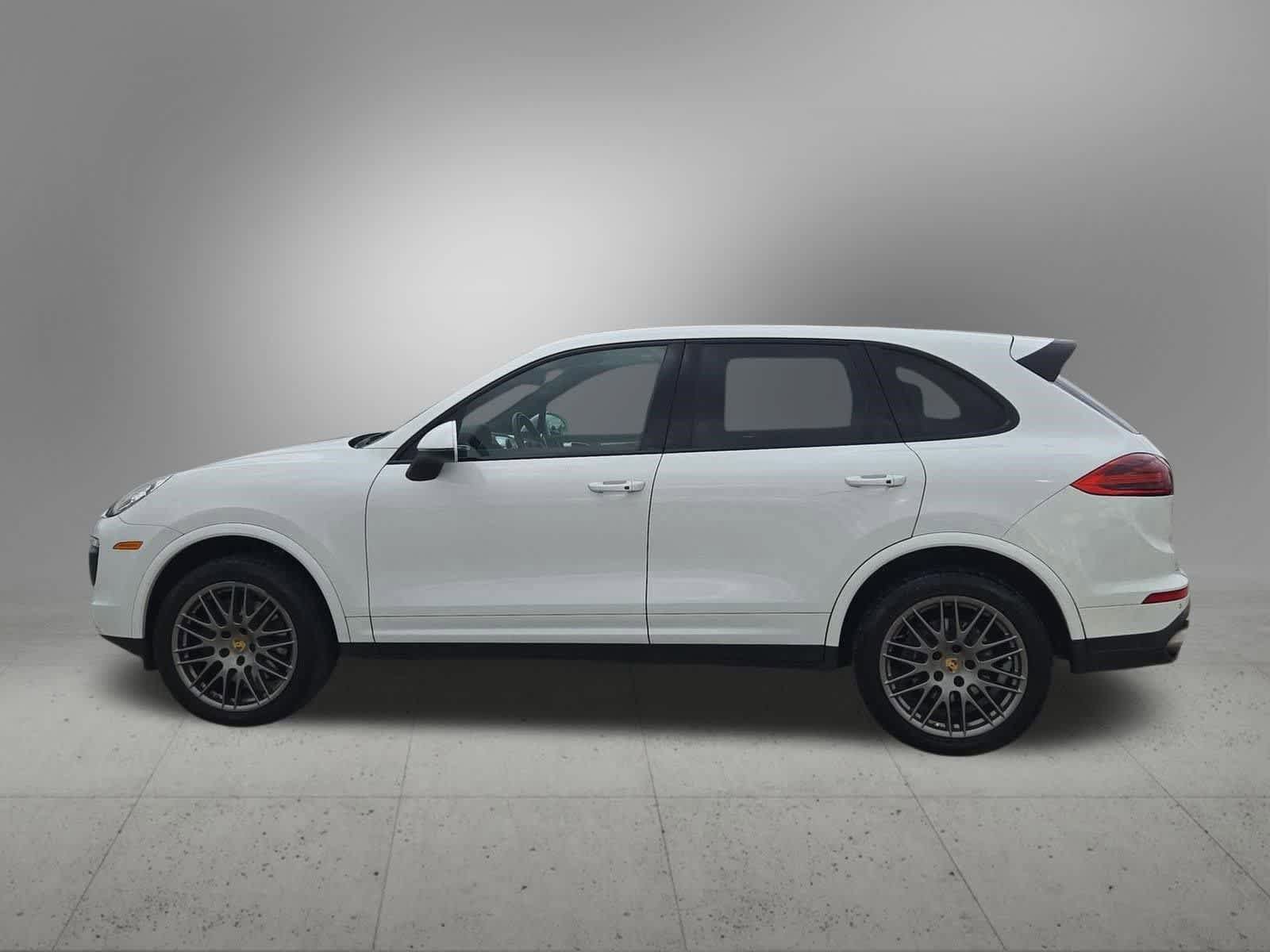 Used 2017 Porsche Cayenne image 3