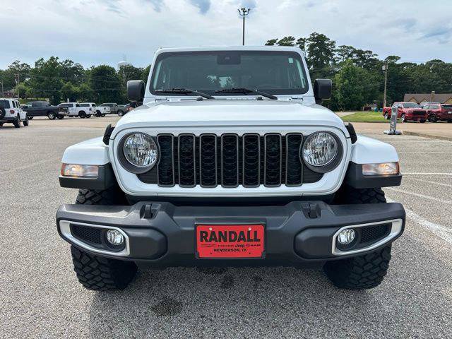 Certified 2025 Jeep Gladiator Overland AWD/4WD image 2