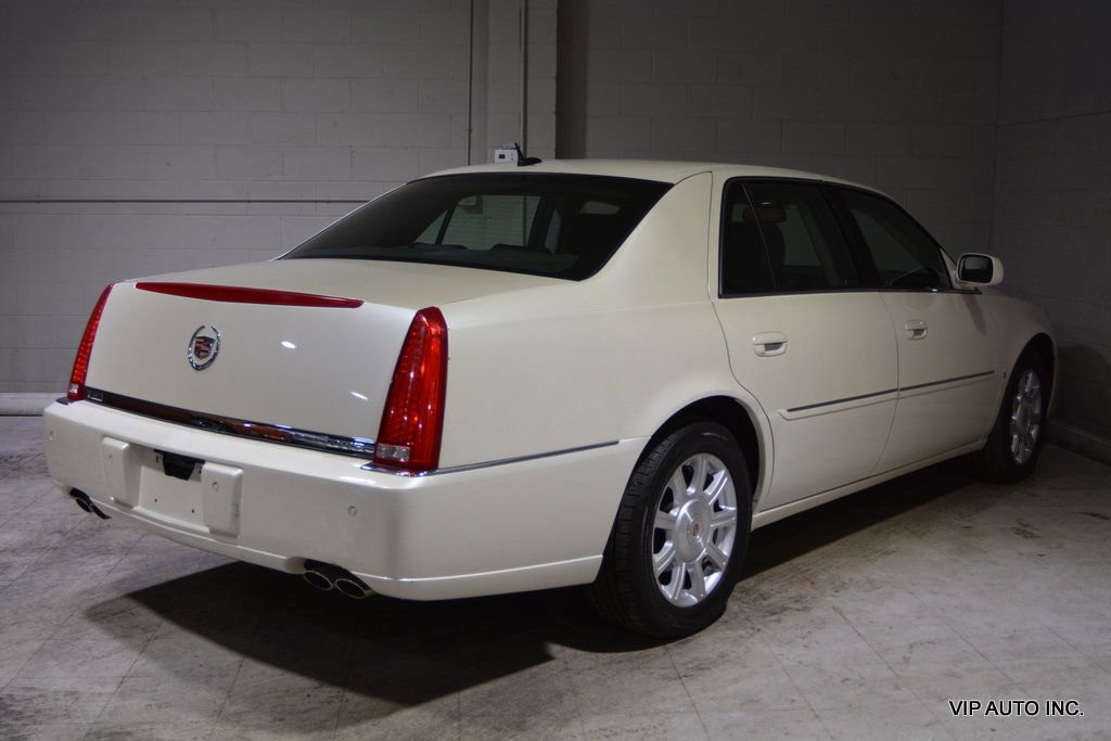 Used 2008 Cadillac DTS w/ Sun And Sound Package image 4