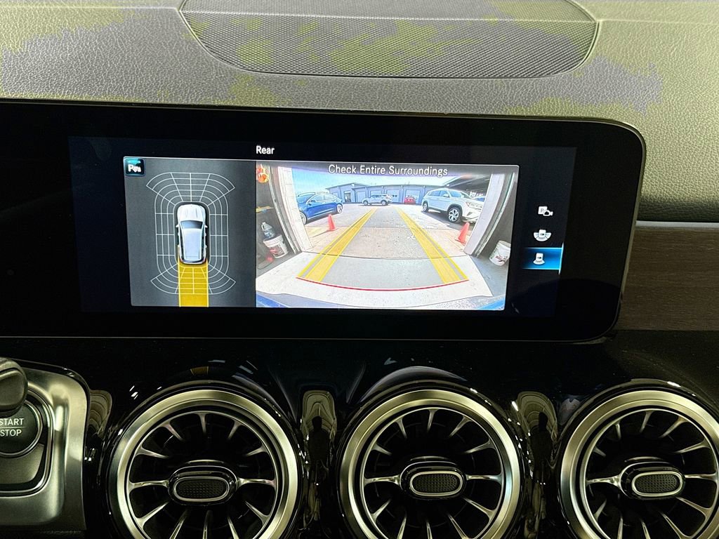 Used 2023 Mercedes-Benz EQB 300 4MATIC image 23