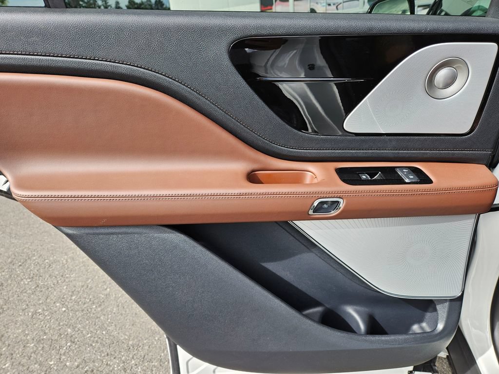 New 2026 Lincoln Aviator Reserve AWD/4WD image 15